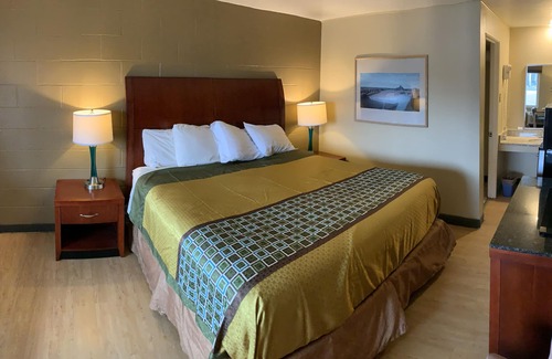 Wright City Hotel | Budget-Friendly Stay at Super 7 Inn with Breakfast Included
