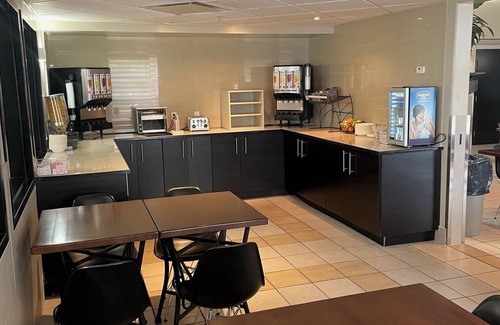Sainte-Agathe-des-Monts Hotel | Relax at Super 8 by Wyndham Sainte Agathe Des Monts