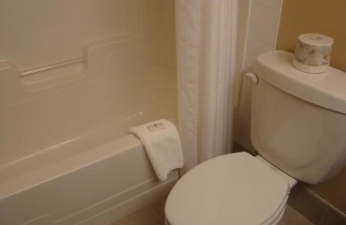 Sainte-Agathe-des-Monts Hotel | Pet-Friendly Retreat at Super 8 Sainte Agathe Des Monts