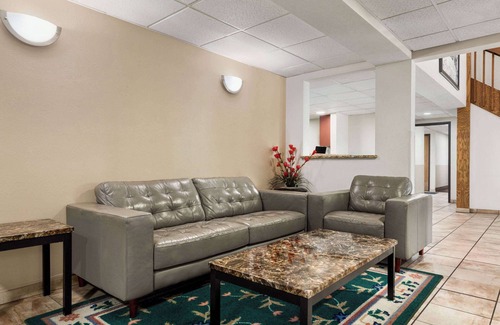 Village of Germantown Hotel | Comfortable Stay at Super 8 by Wyndham Germantown