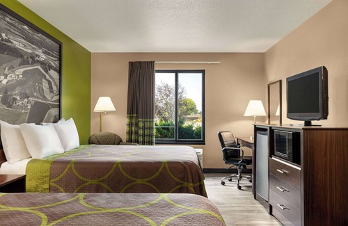 Village of Germantown Hotel | Comfortable Stay at Super 8 by Wyndham Germantown