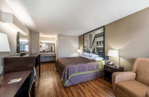 Alexander City Hotel | Discover Comfort at Super 8 by Wyndham Alexander City