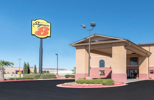 Abilene Hotel | Budget-Friendly Stay at Super 8 by Wyndham Abilene South