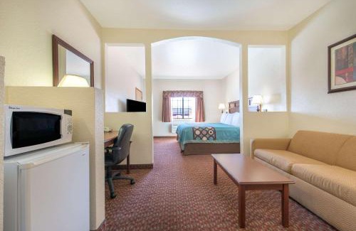 Abilene Hotel | Budget-Friendly Stay at Super 8 by Wyndham Abilene South
