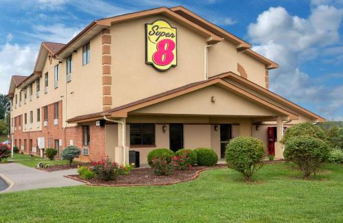 Abingdon Hotel | Affordable Comfort at Super 8 by Wyndham Abingdon VA