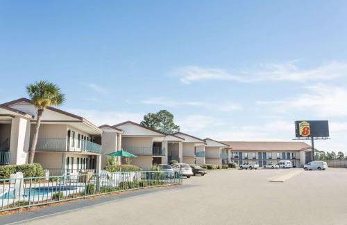 Adel Hotel | Discover Comfort at Super 8 by Wyndham Adel GA I-75