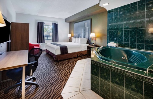 Windsor Hotel | Budget-Friendly Stay at Super 8 by Wyndham Ambassador Bridge
