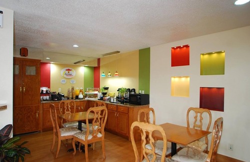 Anderson Hotel | Budget-Friendly Super 8 by Wyndham in Clemson Area