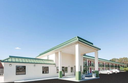Ashburn Hotel | Top-Rated Super 8 by Wyndham Ashburn: Pet-Friendly Stays