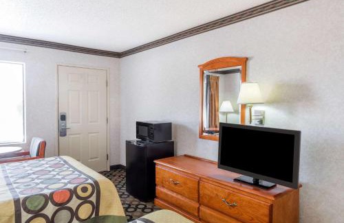 Ashburn Hotel | Top-Rated Super 8 by Wyndham Ashburn: Pet-Friendly Stays