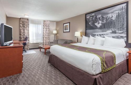 Athabasca Hotel | Comfortable Stay at Super 8 by Wyndham Athabasca, AB