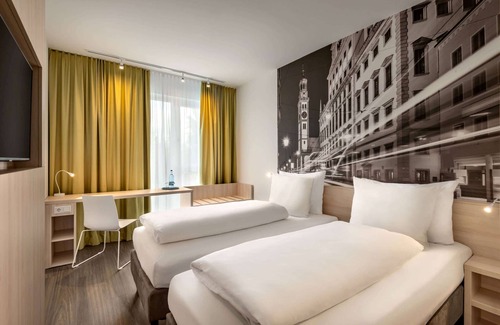 Augsburg-Goggingen Hotel | Budget-Friendly Stay at Super 8 by Wyndham Augsburg