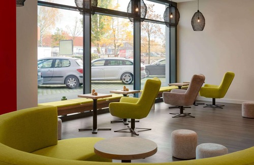 Augsburg-Goggingen Hotel | Budget-Friendly Stay at Super 8 by Wyndham Augsburg
