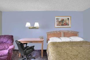 Augusta Hotel | Budget-Friendly Family Stay at Super 8 by Wyndham Augusta