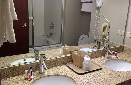 Fox Valley Hotel | Convenient Stay at Super 8 by Wyndham Aurora/Naperville