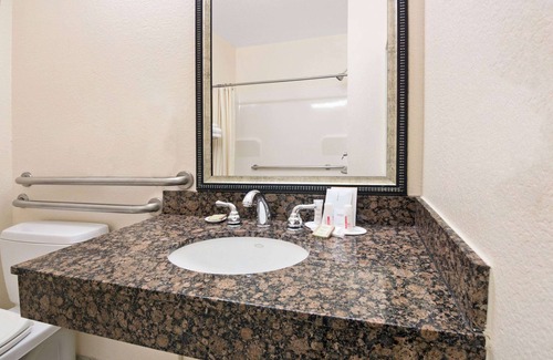 McKinney Hotel | Budget-Friendly Super 8 by Wyndham Austin with Great Amenities