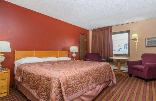 Brooklyn Center Hotel | Convenient Pet-Friendly Stay at Super 8 Brooklyn Center