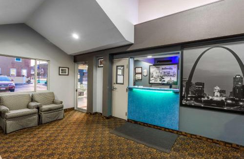 Belleville Hotel | Cozy Super 8 by Wyndham Belleville - Pet and Child Friendly