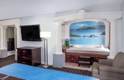 Belleville Hotel | Comfortable Stay at Super 8 Belleville with Breakfast Included