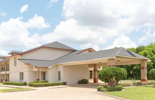 Bossier City Hotel | Budget-Friendly Super 8 by Wyndham in Bossier City