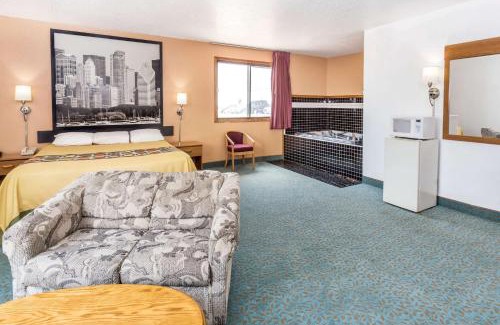 Bourbonnais Hotel | Budget-Friendly Stay at Super 8 Bourbonnais with Pool
