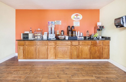 Brookhaven Hotel | Budget-Friendly Stay at Super 8 by Wyndham Brookhaven