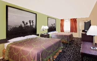 Northwest Corpus Christi Hotel | Comfortable Stay at Super 8 by Wyndham in Corpus Christi