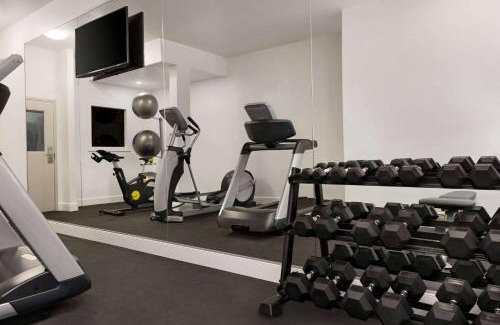 Southwest Calgary Hotel | Pet-Friendly Super 8 by Wyndham Calgary with Pool & Hot Tub