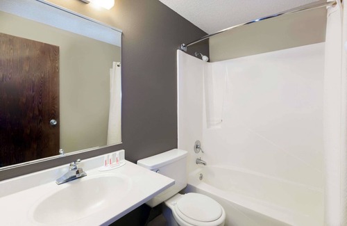 Carroll Hotel | Budget-Friendly Stay at Super 8 by Wyndham Carroll