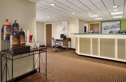 Scotland Hotel | Budget-Friendly Super 8 by Wyndham Chambersburg I-81 Hotel