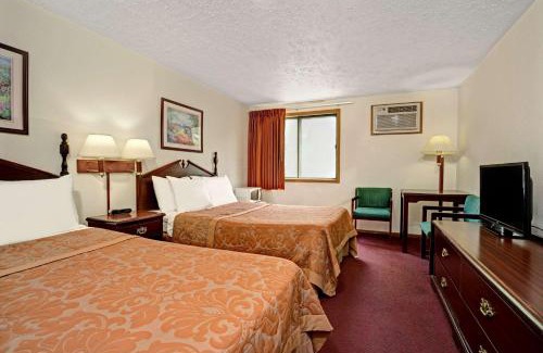 Chaska Hotel | Budget-Friendly Stay at Super 8 by Wyndham Chaska