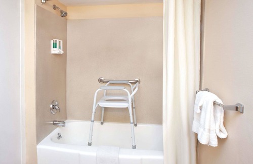 River Grove Hotel | Convenient Super 8 by Wyndham Chicago with Family Amenities