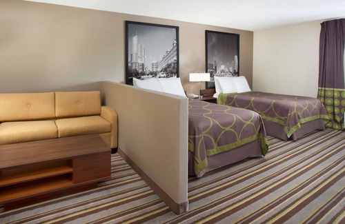River Grove Hotel | Convenient Super 8 by Wyndham Chicago with Family Amenities