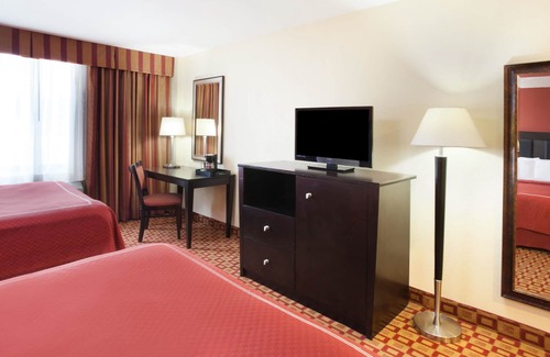 Northlake Hotel | Convenient Stay at Super 8 by Wyndham Chicago Northlake