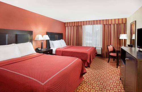 Northlake Hotel | Convenient Stay at Super 8 by Wyndham Chicago Northlake