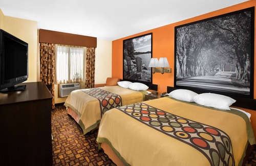 Clive Hotel | Budget-Friendly Stay at Super 8 by Wyndham Clive IA