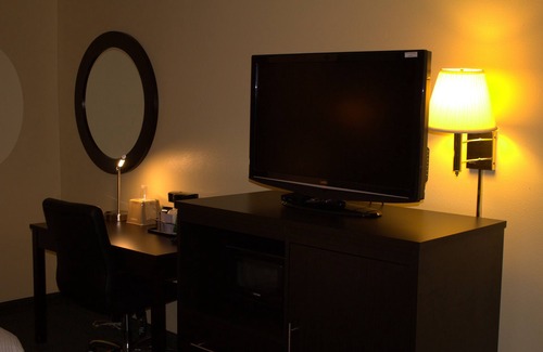 Colby Hotel | Budget-Friendly Stay at Super 8 by Wyndham Colby