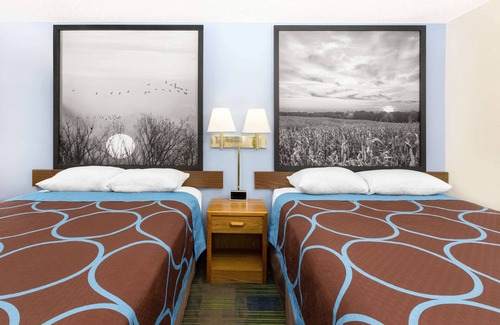 Columbus Hotel | Budget-Friendly Stay at Super 8 by Wyndham Columbus