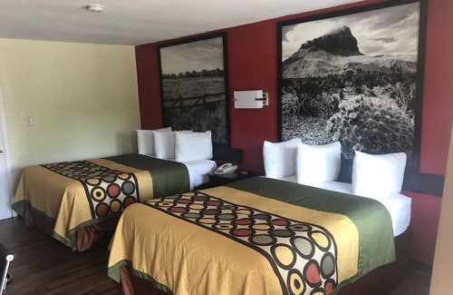 Corsicana Hotel | Convenient Super 8 by Wyndham Corsicana with Breakfast & More