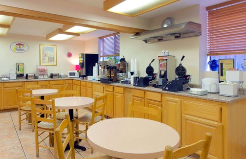 Cortez Hotel | Eco-Friendly Getaway at Super 8 by Wyndham Cortez