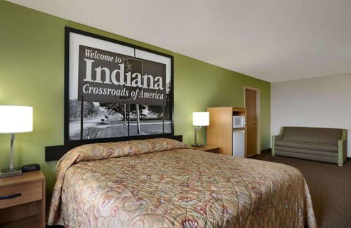 Corydon Hotel | Cozy Super 8 by Wyndham Corydon: Pet-Friendly Stay