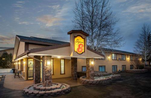 Craig Hotel | Pet-Friendly Getaway at Super 8 by Wyndham Craig
