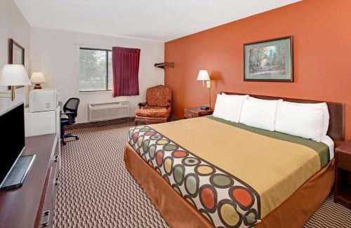 Crystal Lake Hotel | Budget-Friendly Super 8 by Wyndham Crystal Lake Awaits