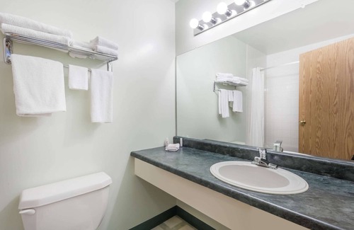 Dauphin Hotel | Comfortable Stay at Super 8 by Wyndham Dauphin with Spa
