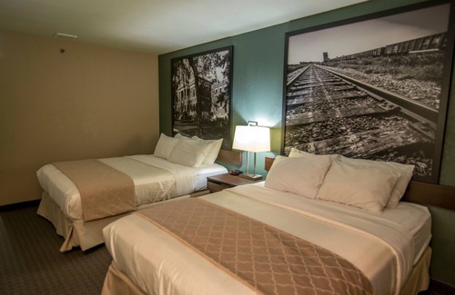 Dauphin Hotel | Comfortable Stay at Super 8 by Wyndham Dauphin with Spa