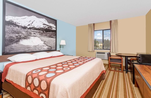 Dillon Hotel | Convenient Super 8 by Wyndham Dillon with Breakfast & More