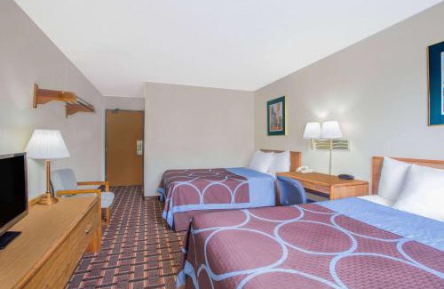 Douglas Hotel | Comfortable Stay at Super 8 by Wyndham Douglas for All
