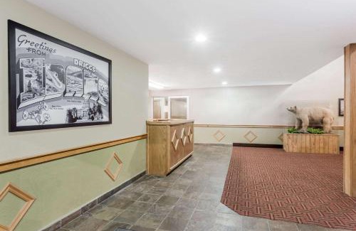 Driggs Hotel | Comfortable Stay at Super 8 by Wyndham Driggs with Pool