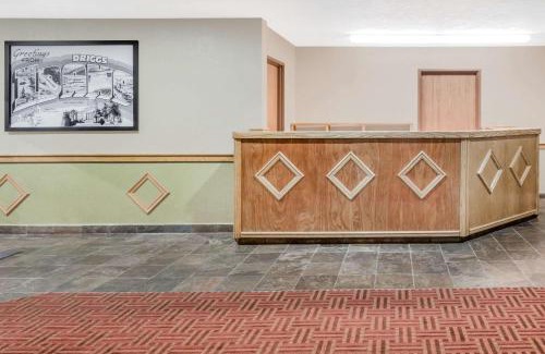 Driggs Hotel | Comfortable Stay at Super 8 by Wyndham Driggs with Pool