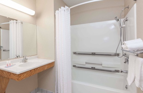 Spring Hill Hotel | Budget-Friendly Stay at Super 8 by Wyndham Dunbar